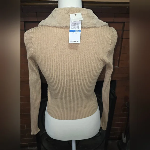 Zip-Front Cardigan with faux-fur Collar - Picture 2 of 6